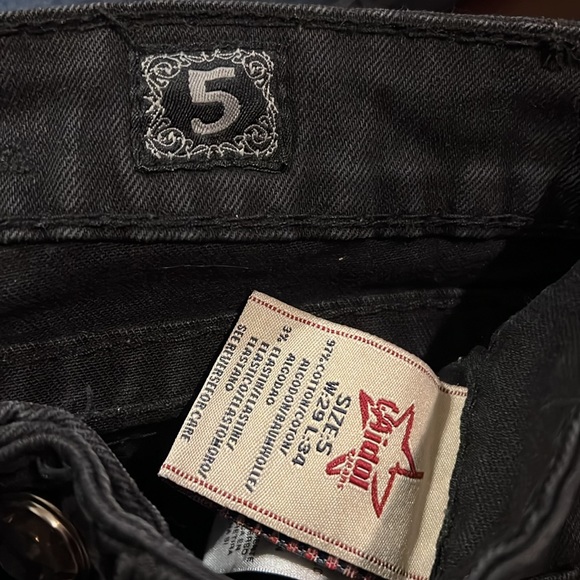 LA Idol, 29x34 - Picture 4 of 4